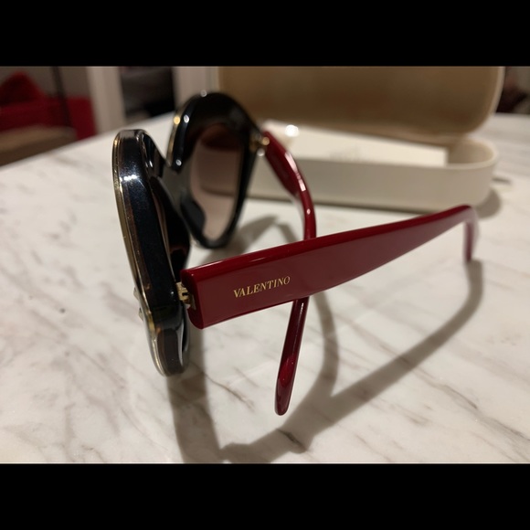 Valentino Cat-Eye Sunglasses Red Black Gold w Case main image 4